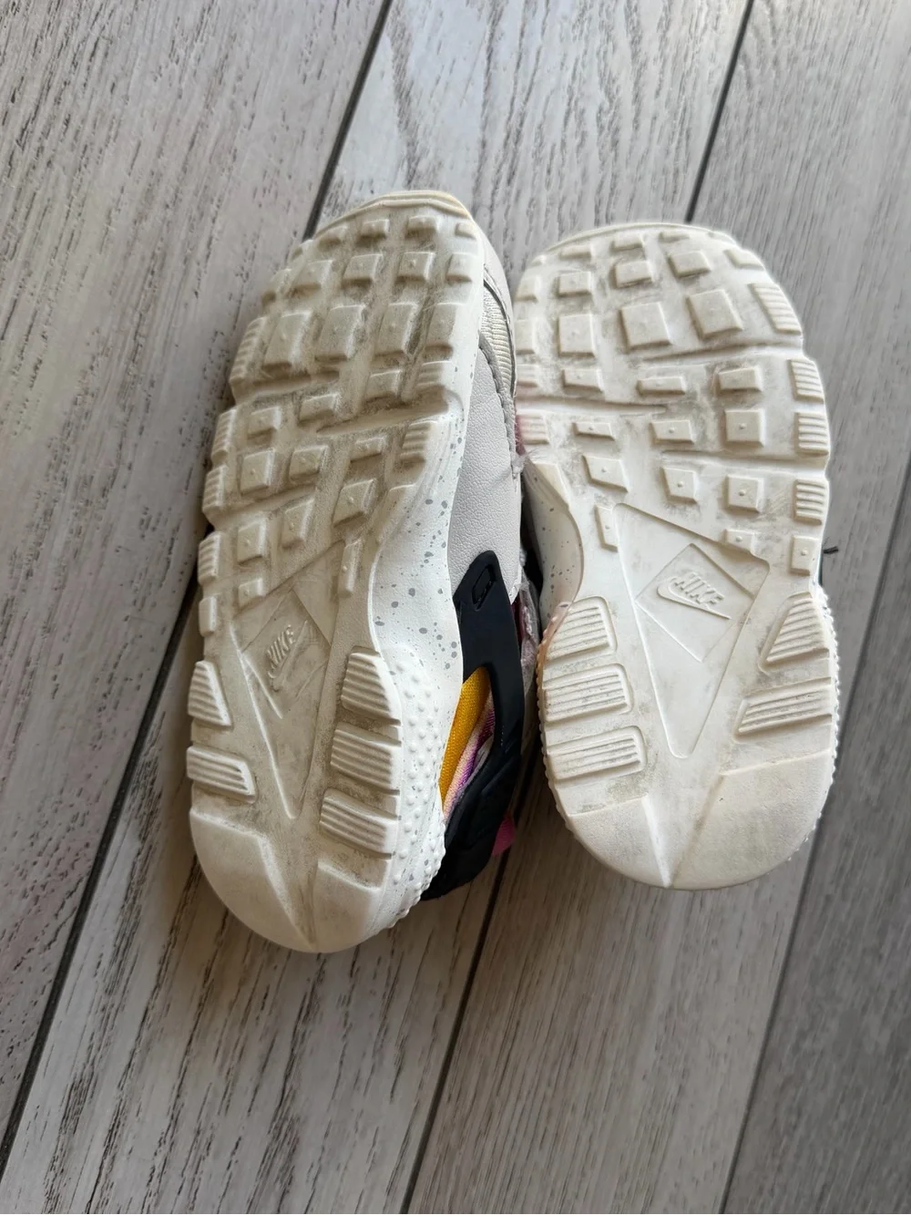 Nike Kids Huarache Run Sneakers in White, Pink & Yellow size 8C